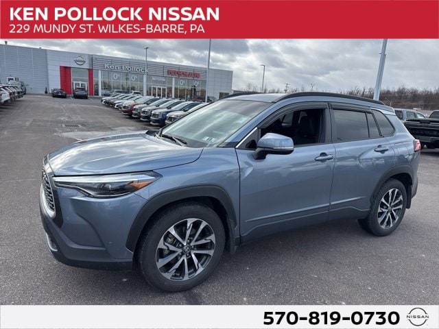 2024 Toyota Corolla Cross XLE's photo