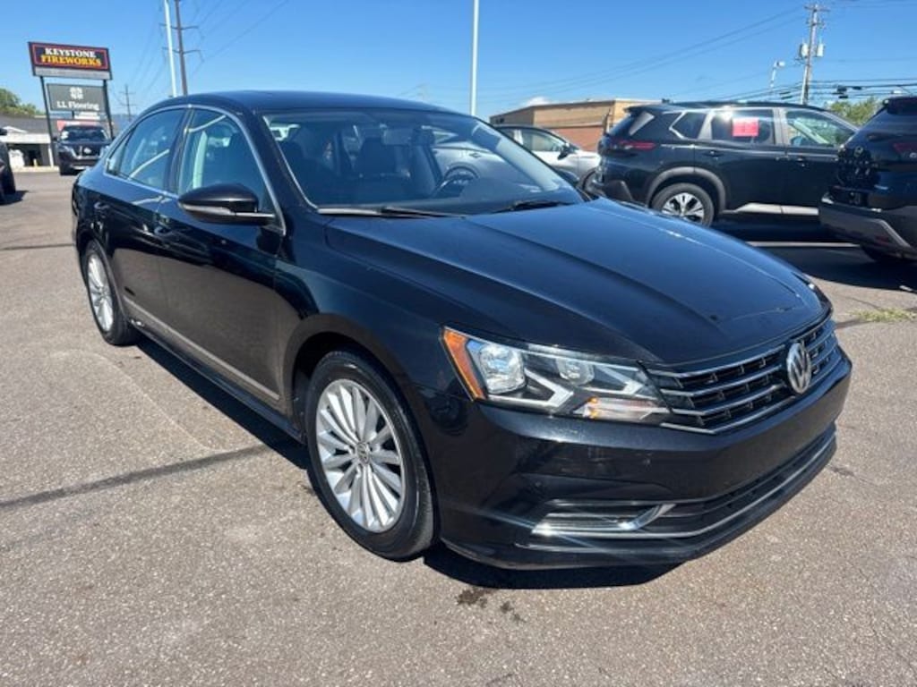 Used 2017 Volkswagen Passat 1.8T SE Sedan