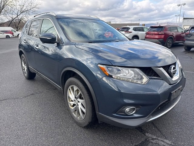 2015 Nissan Rogue SL photo 2