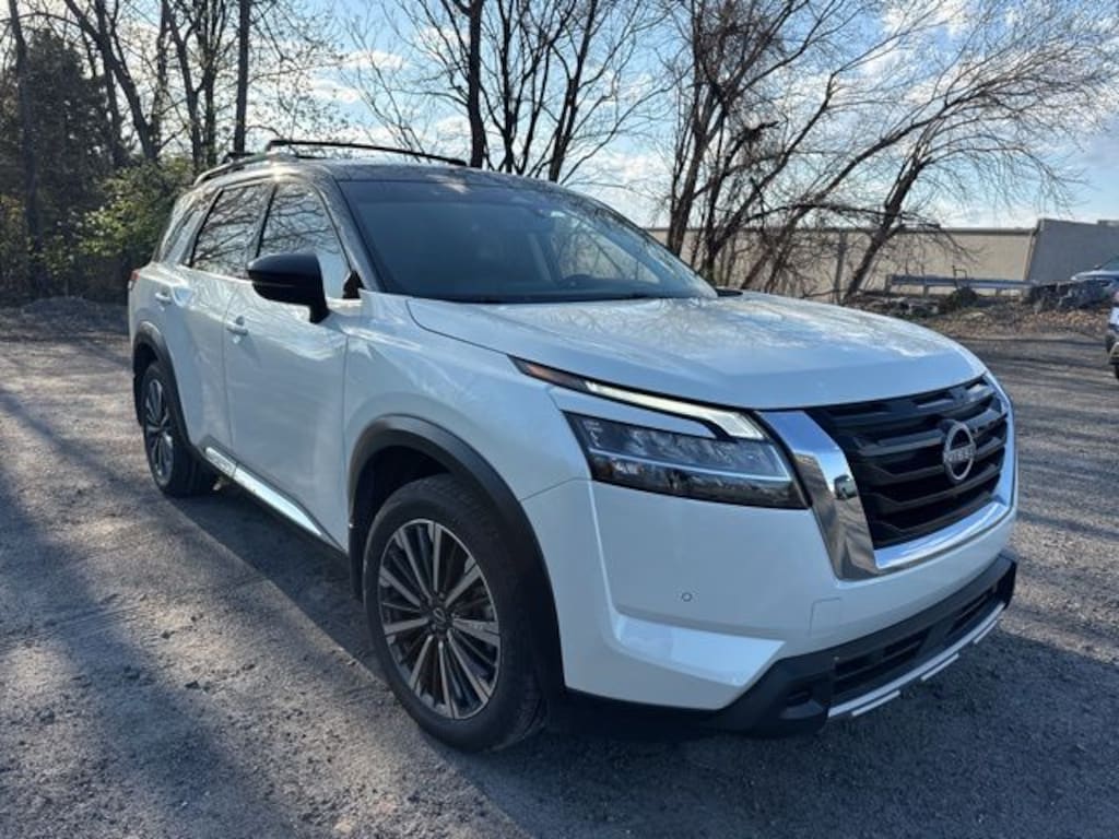Used 2023 Nissan Pathfinder Platinum SUV