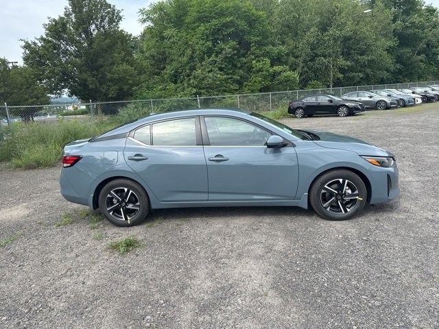 2025 Nissan Sentra SV photo 4