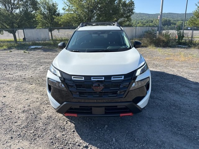 2026 Nissan Rogue SV photo 2