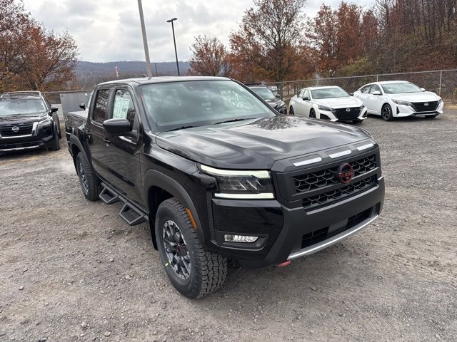 2026 Nissan Frontier PRO-4X Crew Cab photo 3