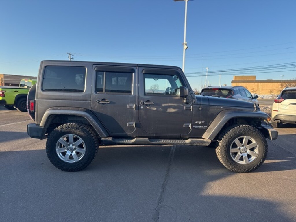 Used 2016 Jeep Wrangler Unlimited Sahara SUV
