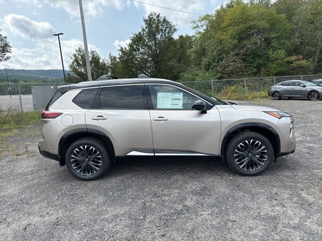 2026 Nissan Rogue Platinum photo 4