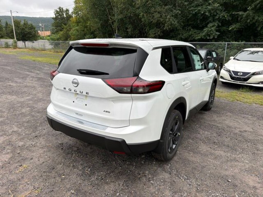 New 2026 Nissan Rogue SV SUV