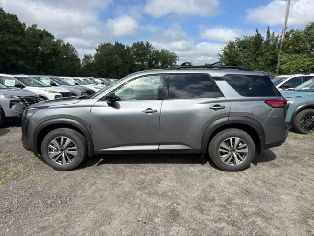 New 2026 Nissan Pathfinder SL SUV