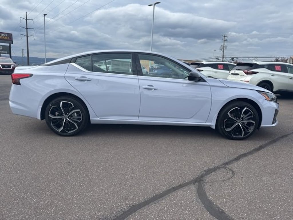 New 2025 Nissan Altima SR SR AWD