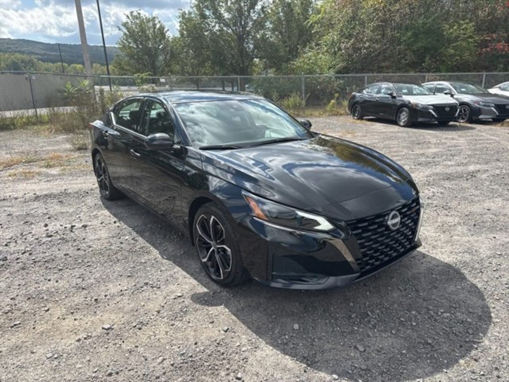 New 2025 Nissan Altima SR SR FWD