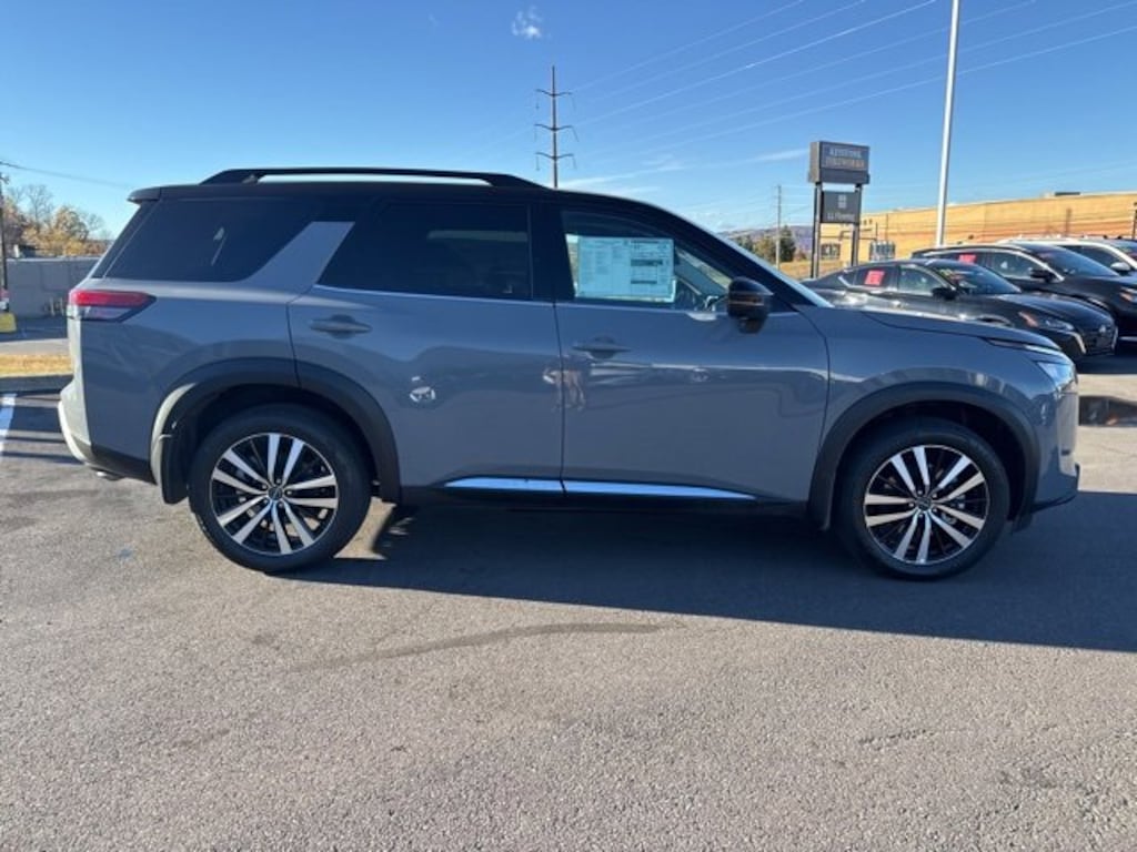 New 2025 Nissan Pathfinder Platinum Platinum 4WD