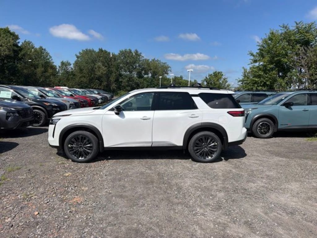 New 2026 Nissan Pathfinder SL SUV