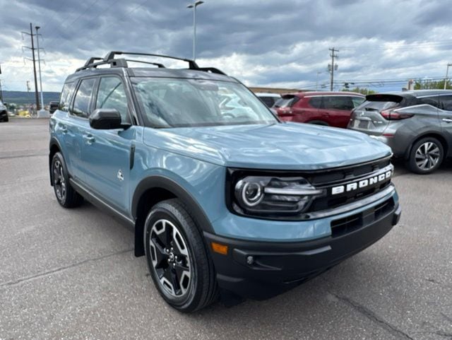 View vehicle photo 3