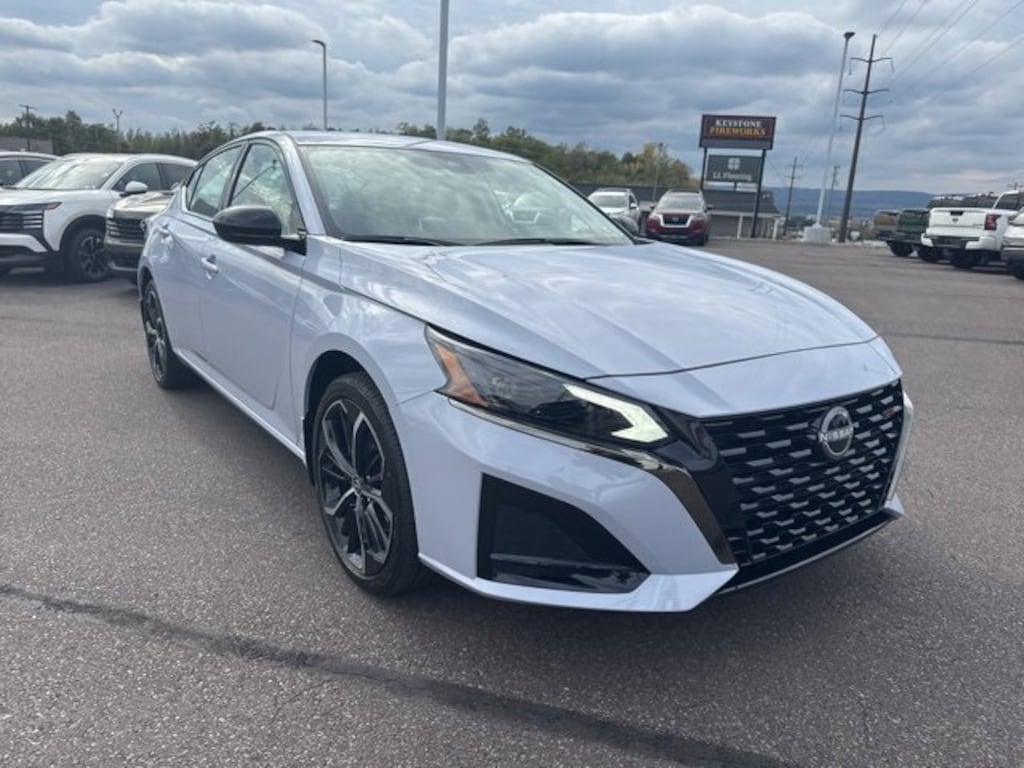 New 2025 Nissan Altima SR SR AWD