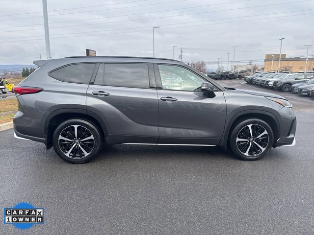 2022 Toyota Highlander XSE photo 2