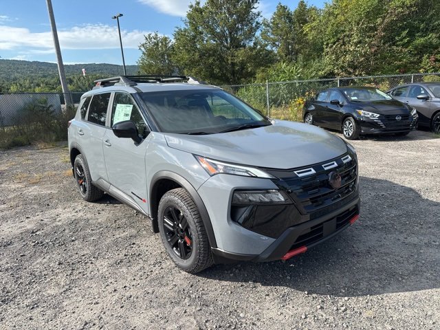 2026 Nissan Rogue SV photo 3