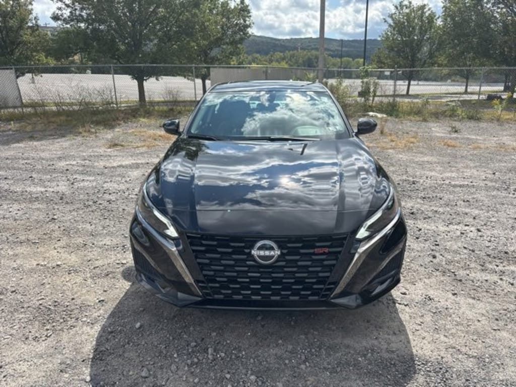 New 2025 Nissan Altima SR SR FWD