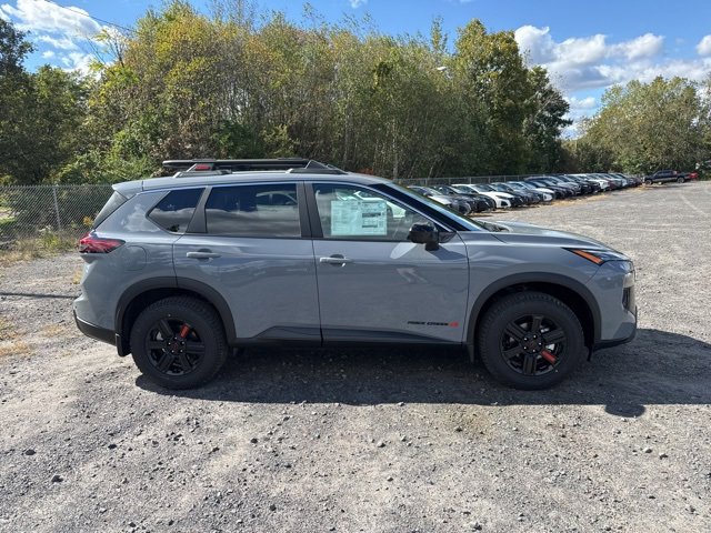 2026 Nissan Rogue SV photo 3