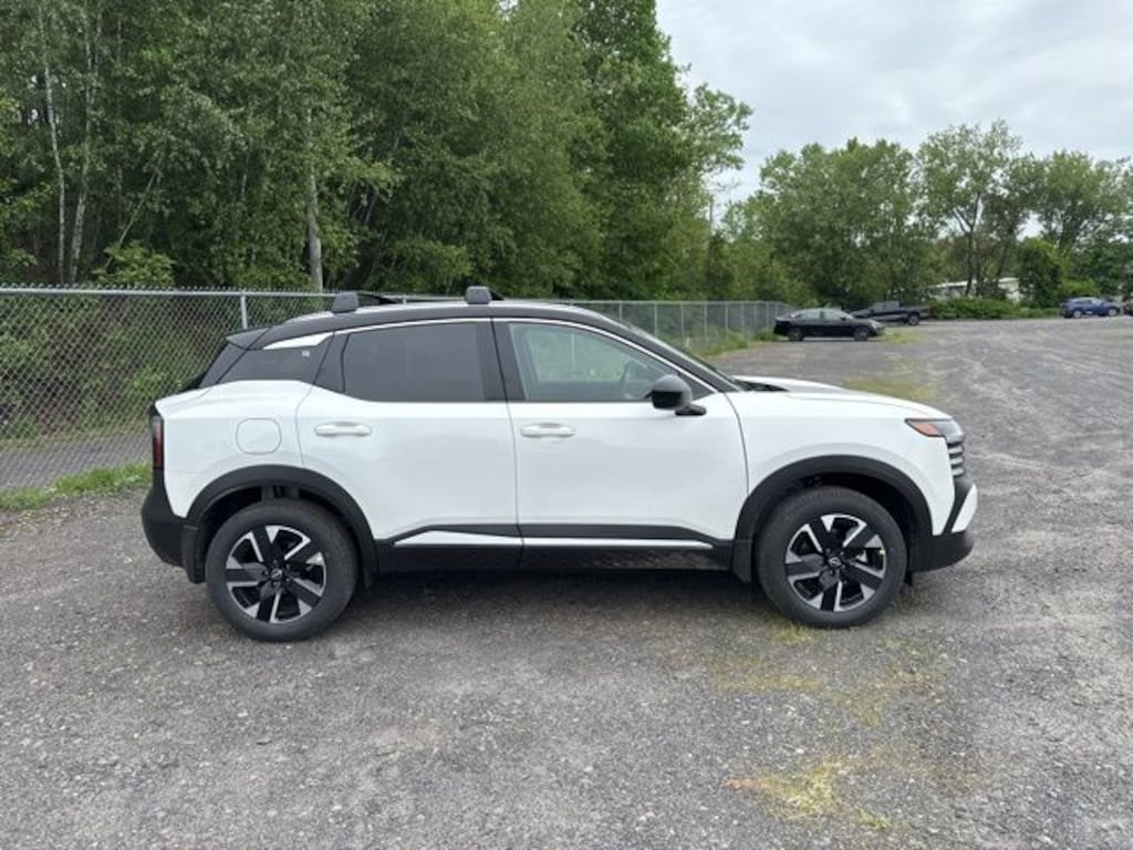 New 2026 Nissan Kicks SV SUV