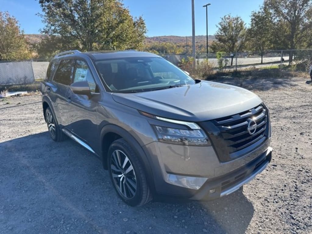 New 2025 Nissan Pathfinder Platinum Platinum 4WD