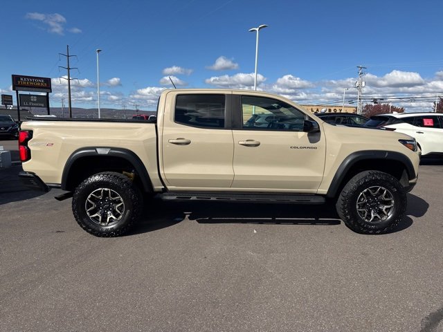 2023 Chevrolet Colorado ZR2 photo 2