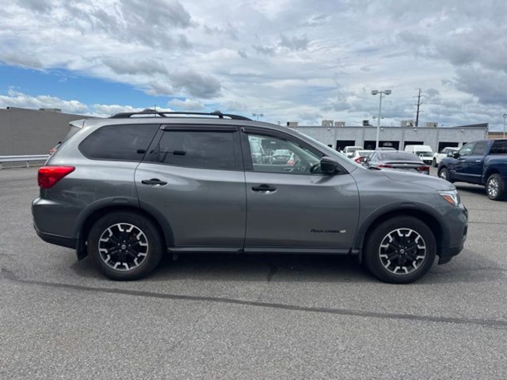 Used 2020 Nissan Pathfinder SL SUV