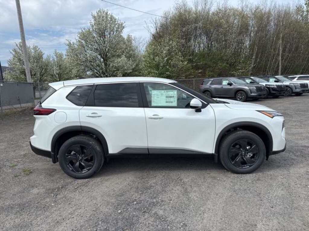 New 2026 Nissan Rogue SV SUV