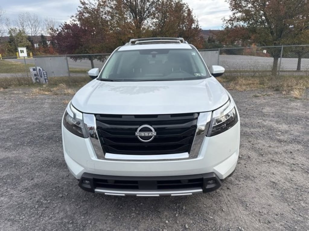 New 2025 Nissan Pathfinder SL SL 4WD