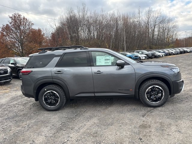 2025 Nissan Pathfinder Rock Creek photo 4