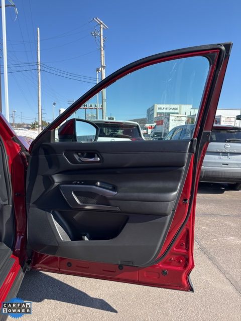 2023 Nissan Pathfinder SL - Photo 18