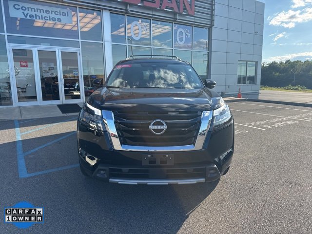 2025 Nissan Pathfinder SL photo 2