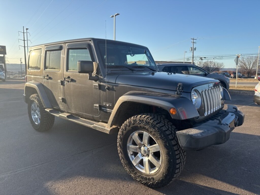 Used 2016 Jeep Wrangler Unlimited Sahara SUV