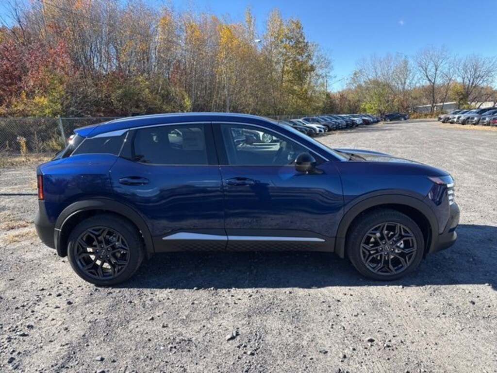 New 2026 Nissan Kicks SR SR AWD