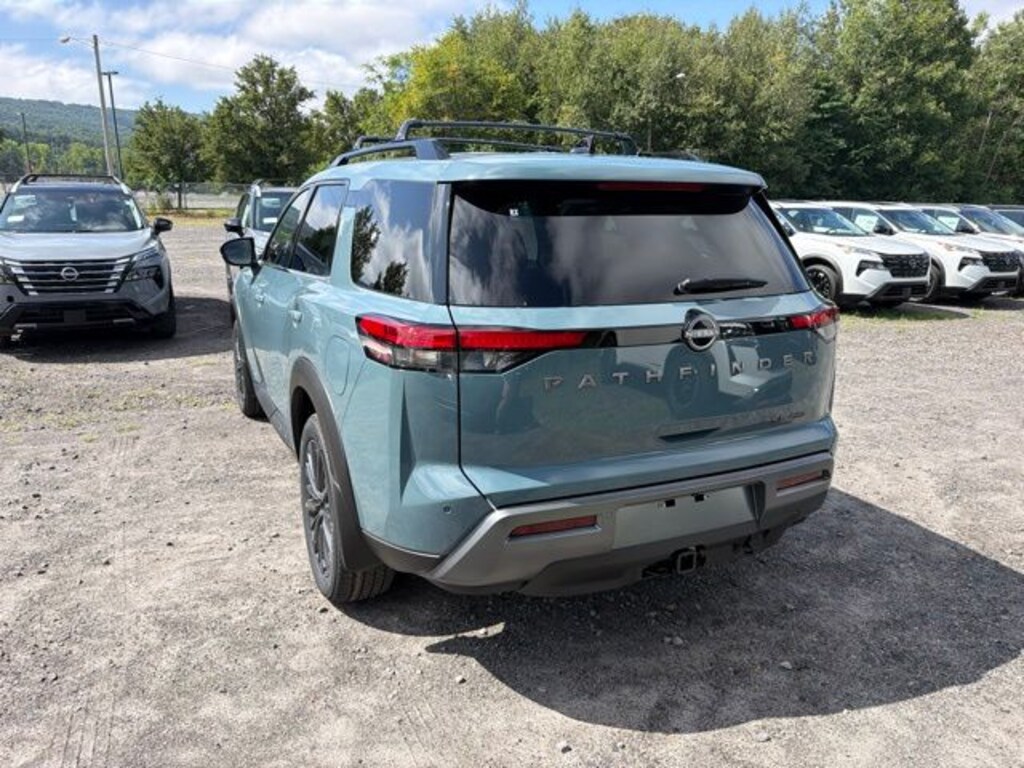 New 2026 Nissan Pathfinder SL SUV