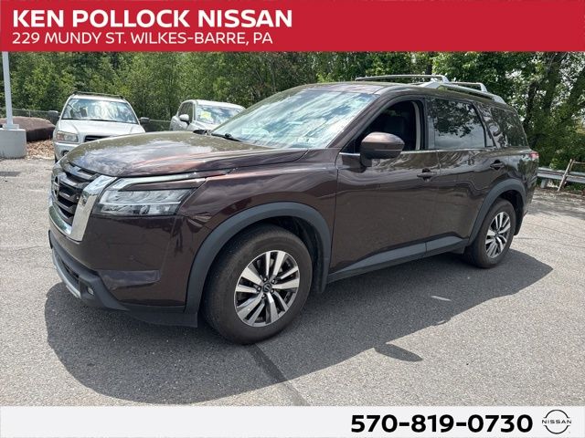 2022 Nissan Pathfinder SL 4WD's photo