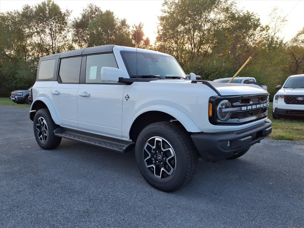 New 2025 Ford Bronco Outer Banks SUV