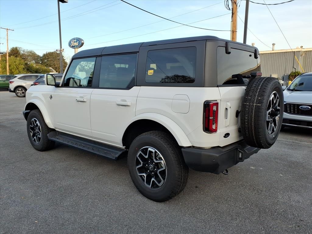 New 2025 Ford Bronco Outer Banks SUV