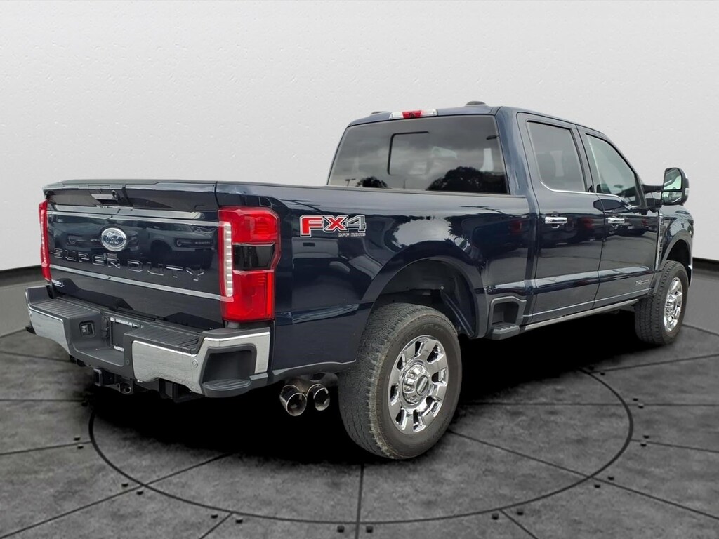 Used 2024 Ford F-250SD Lariat Truck