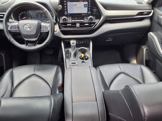 2021 Toyota Highlander XLE - Photo 9