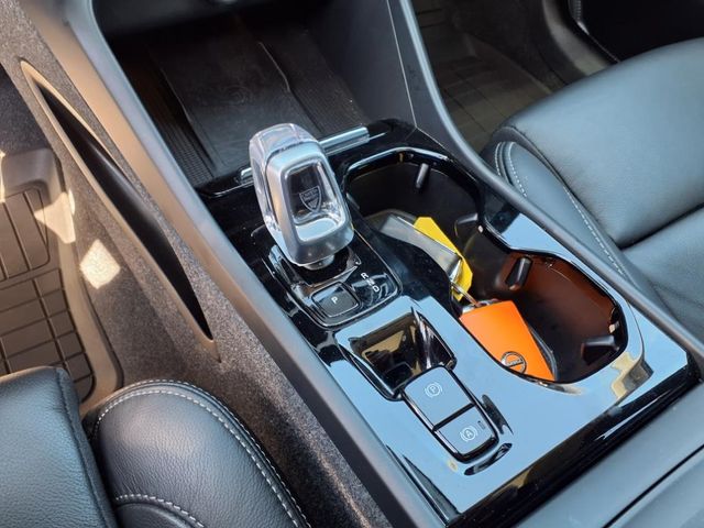 2023 Volvo XC40 Plus - Photo 25