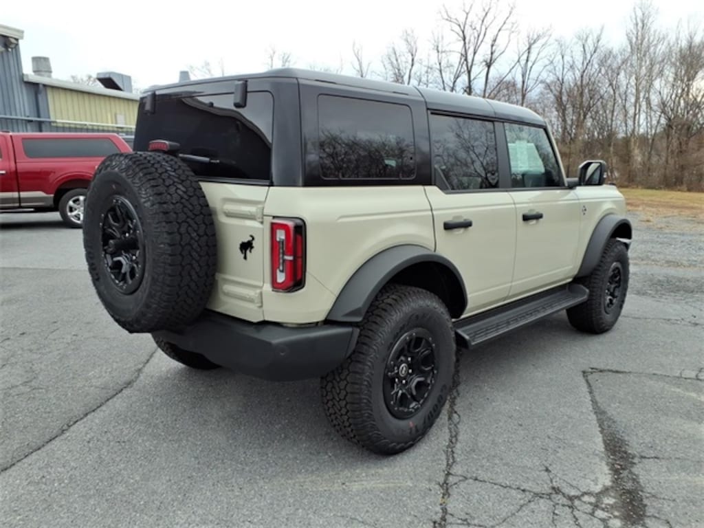 New 2025 Ford Bronco Outer Banks SUV
