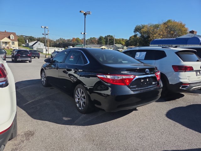 Used 2015 Toyota Camry Hybrid XLE Sedan
