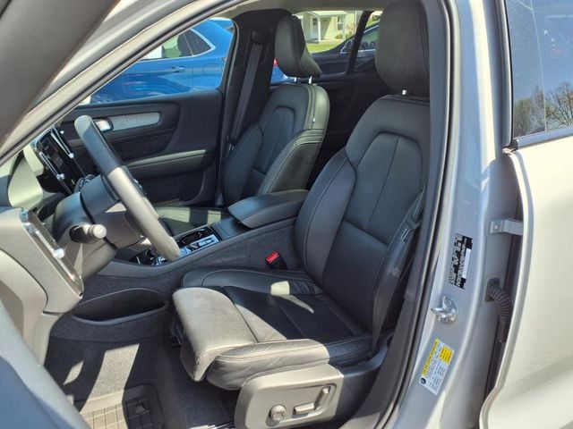 2023 Volvo XC40 Plus - Photo 16