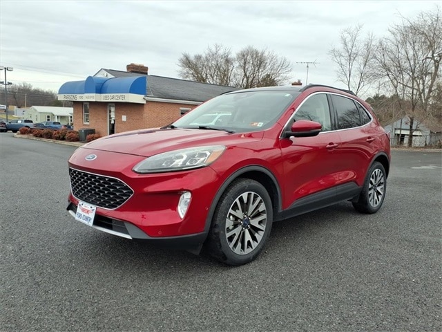 2020 Ford Escape Titanium's photo
