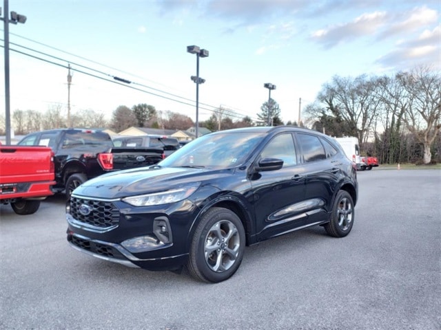 2023 Ford Escape ST-Line Select's photo