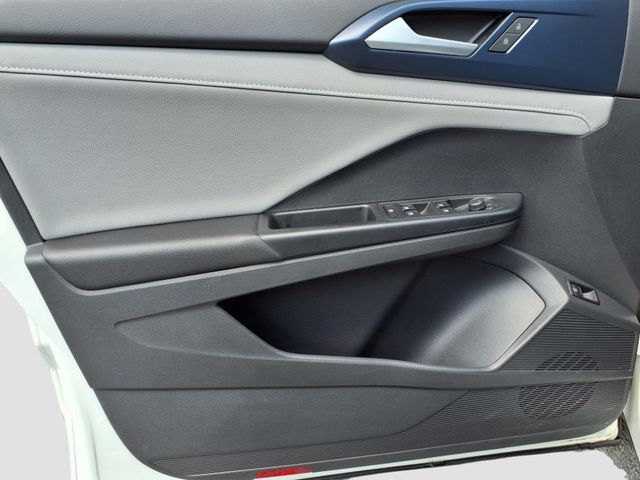 2023 Volkswagen Taos SE - Photo 16