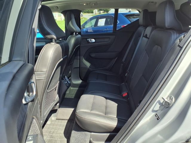 2023 Volvo XC40 Plus - Photo 13