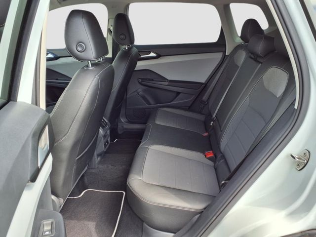 2023 Volkswagen Taos SE - Photo 12