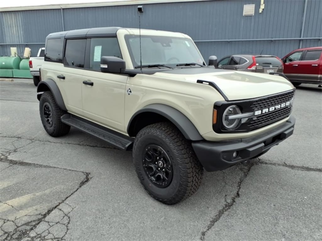 New 2025 Ford Bronco Outer Banks SUV