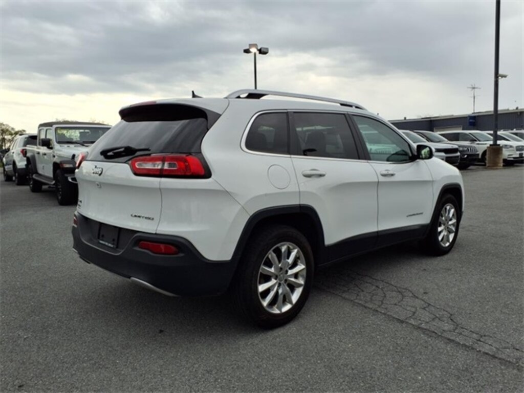 Used 2017 Jeep Cherokee Limited SUV