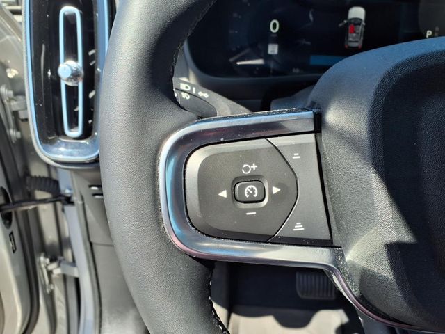 2023 Volvo XC40 Plus - Photo 27